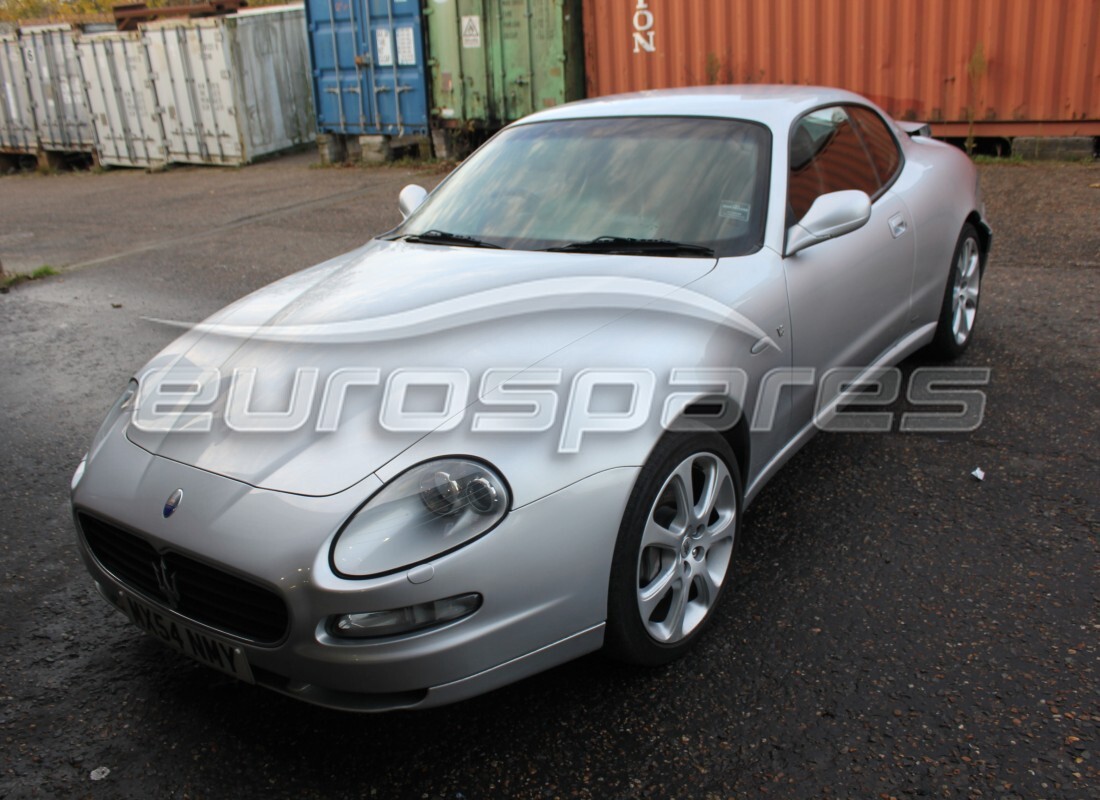 Maserati 4200 Coupé (2004) pronto per essere smontato per i pezzi presso Eurospares