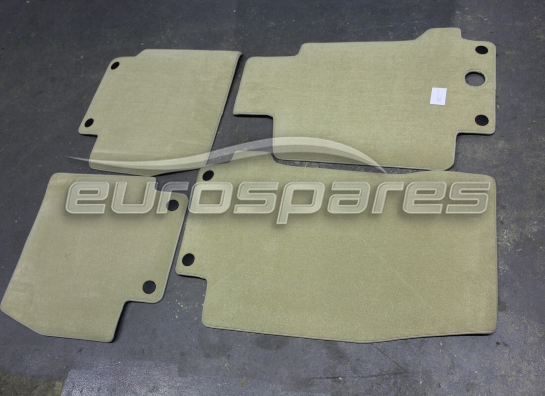 NUOVO (ALTRO) Maserati KIT SOVRATAPPETIBEIGE . NUMERO PARTE 981600813 (1)