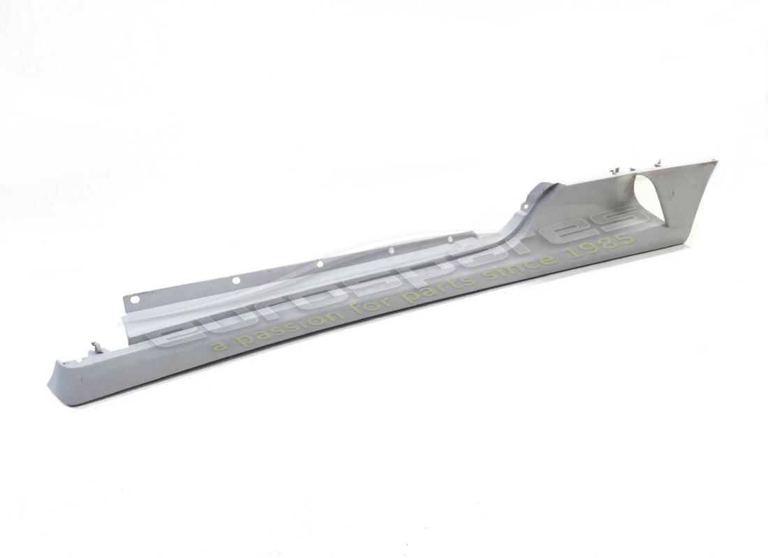 NUOVO (ALTRO) Ferrari RIVESTIMENTO SOTTOPORTA SX . NUMERO PARTE 68021110 (1)