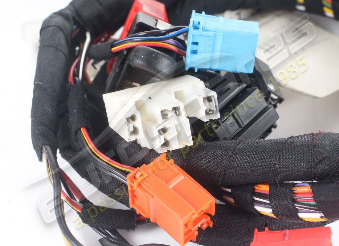 USATI FERRARI CAVI DI COLLEGAMENTO CONSOLE TUNNEL. NUMERO PARTE 152184 (5) usati ferrari cavi di collegamento console tunnel. numero parte 152184 (5)