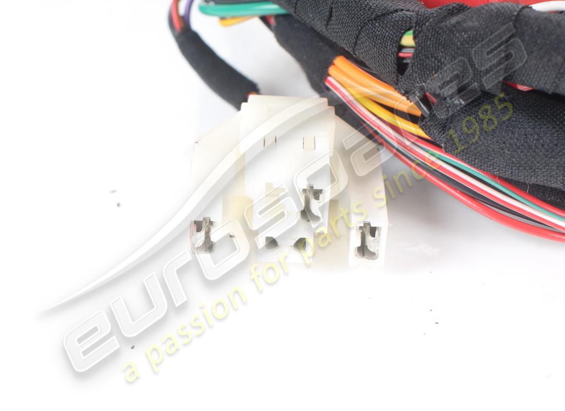 USATI FERRARI CAVI DI COLLEGAMENTO CONSOLE TUNNEL. NUMERO PARTE 152184 (4) usati ferrari cavi di collegamento console tunnel. numero parte 152184 (4)