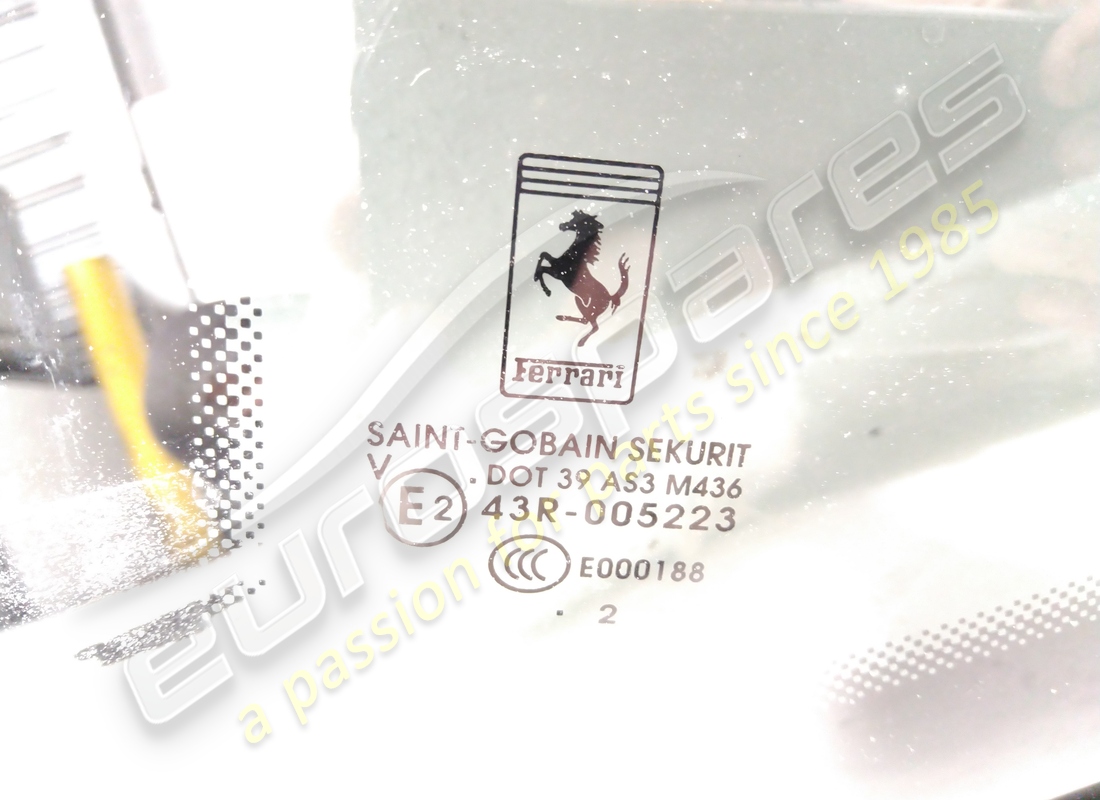 usato ferrari privacy lunotto posteriore sx. numero parte 84706500 (2)