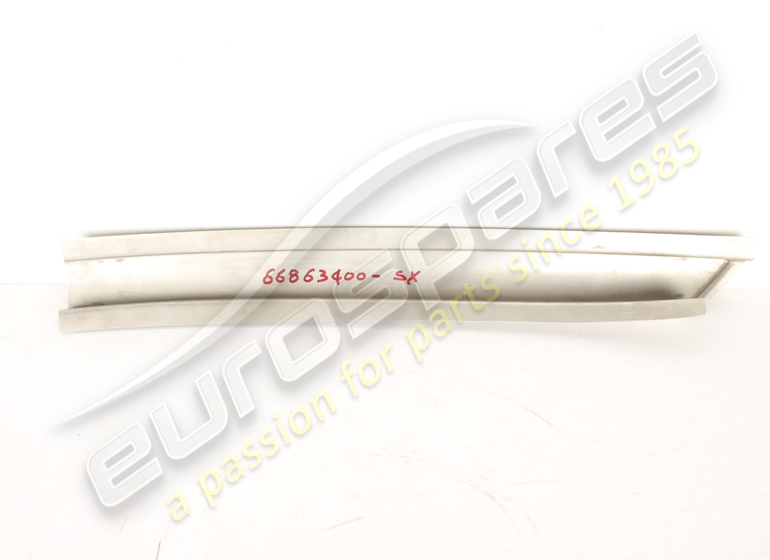 nuovo ferrari scudo pilastro sx. numero parte 66863400 (1)
