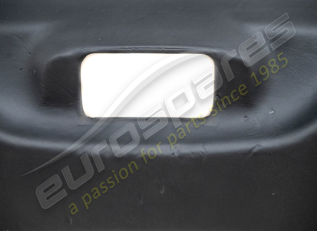 usato ferrari rivestimento portellone inferiore in pelle nera. numero parte 85603912 (2)