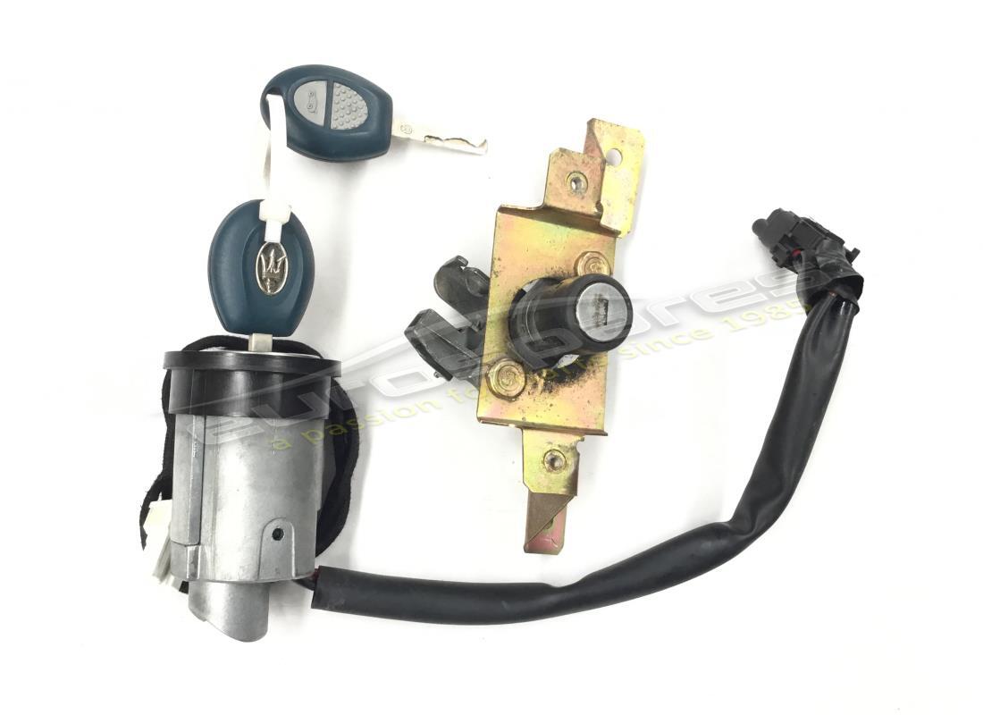 INTERRUTTORE PORTA BICCHIERE DI ACCENSIONE Maserati USATO. NUMERO PARTE 82484559 (1)