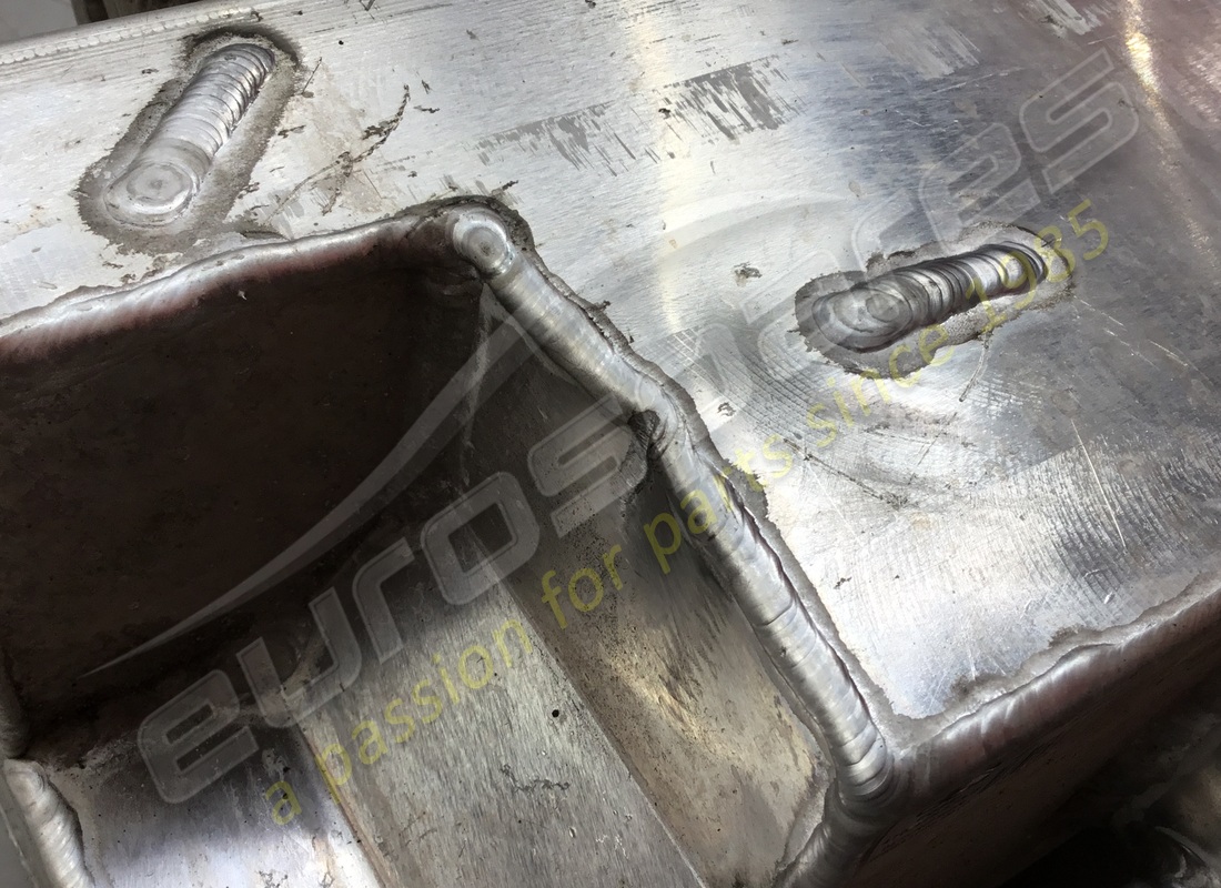 serbatoio olio lamborghini usato. numero parte 470115373g (2)