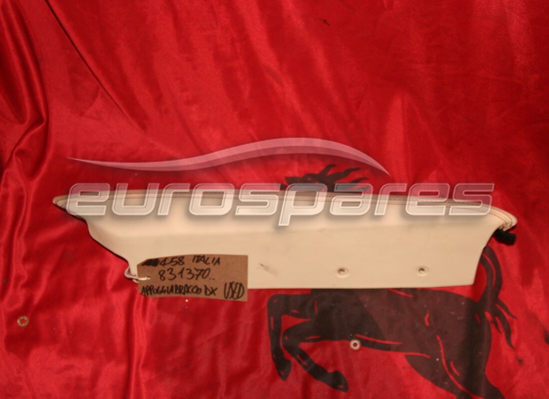 BRACCIOLO DESTRO Ferrari USATO. NUMERO PARTE 831370.. (1)