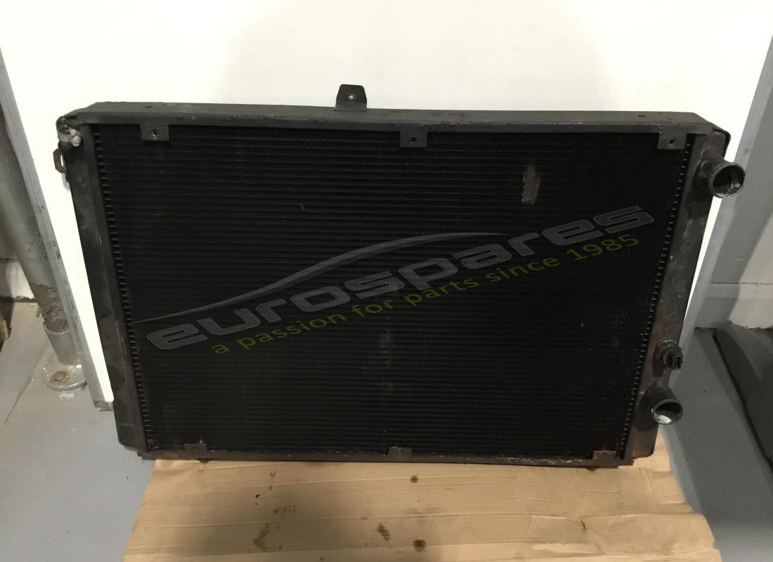 USATO MaseratiRADIATORE ACQUA,4P/8CYL MAN.GEARBO . NUMERO PARTE 374031100 (1)