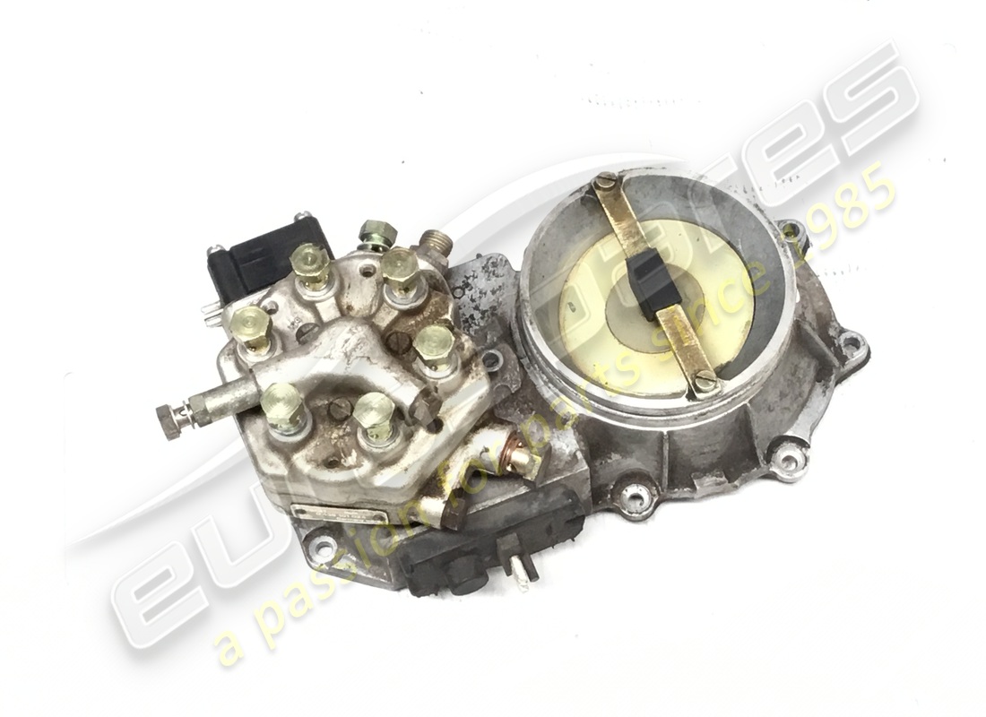 testata di distribuzione del carburante usata ferrari. numero parte 70000642 (2)