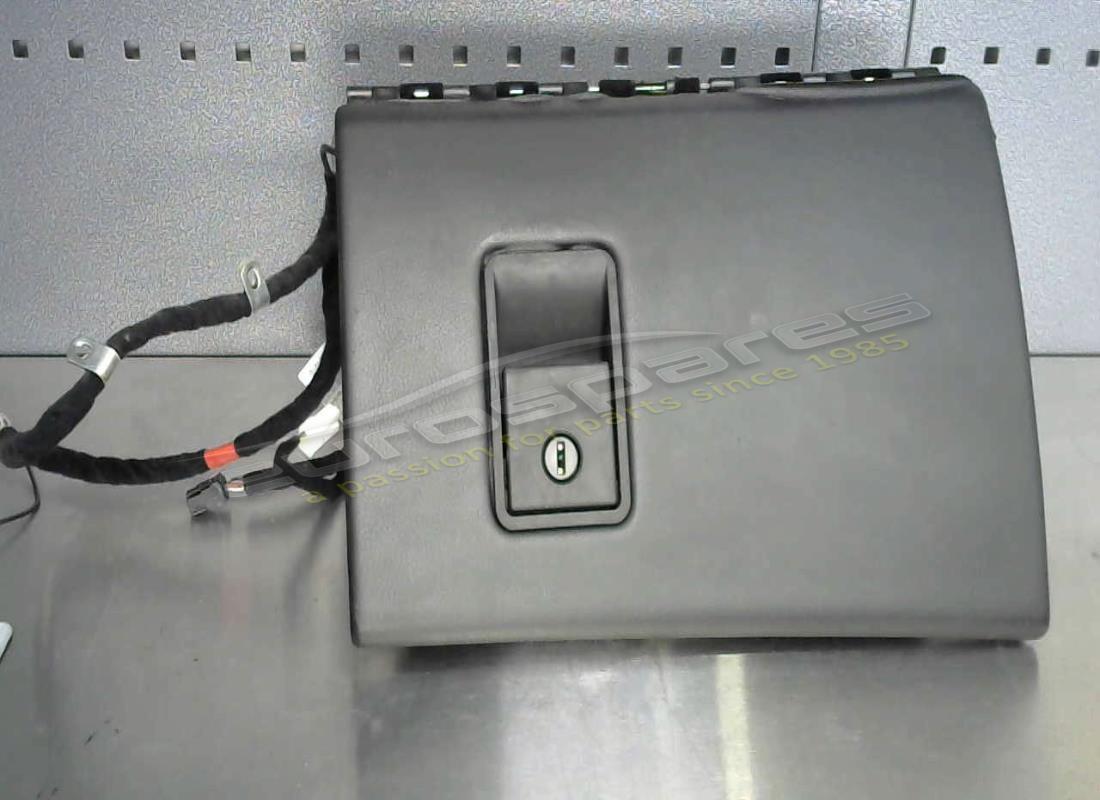 USATO Maserati GRUPPO PORTAOGGETTI . NUMERO PARTE 802905.. (1)