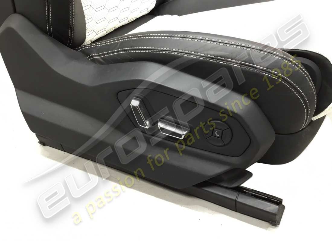 set di sedili completo usato eurospares urus. numero parte eap1227394 (4)
