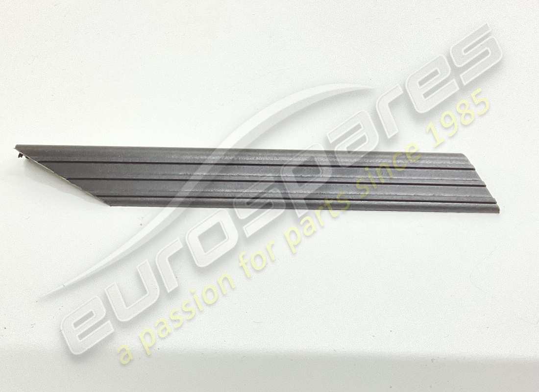 nuovo ferrari angolo superiore sx. numero parte 61563600 (2)