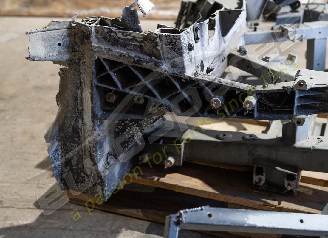 TELAIO ANTERIORE USATO LAMBORGHINI. NUMERO PARTE 400805011F (4) telaio anteriore usato lamborghini. numero parte 400805011f (4)