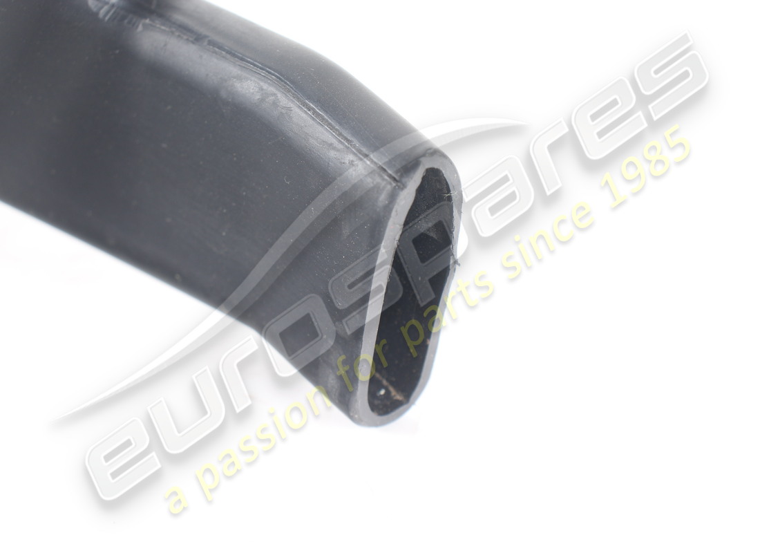 TUBO DI SCARICO DELL'ACQUA USATO LAMBORGHINI. NUMERO PARTE 4T7825597 (4) tubo di scarico dell'acqua usato lamborghini. numero parte 4t7825597 (4)