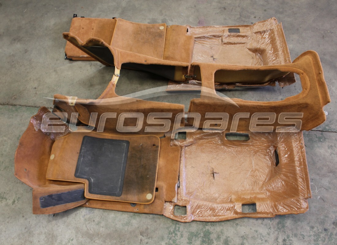 USATO Ferrari SET COMPLETO DI TAPPETINI ABITACOLO PASSEGGERO. NUMERO PARTE 697802.. (1)