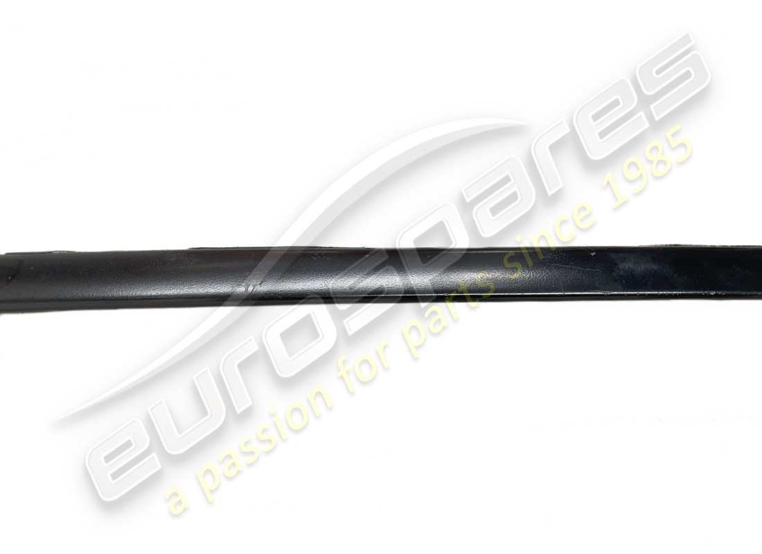 set modanatura schermo anteriore ferrari usato. numero parte 60998800 (2)
