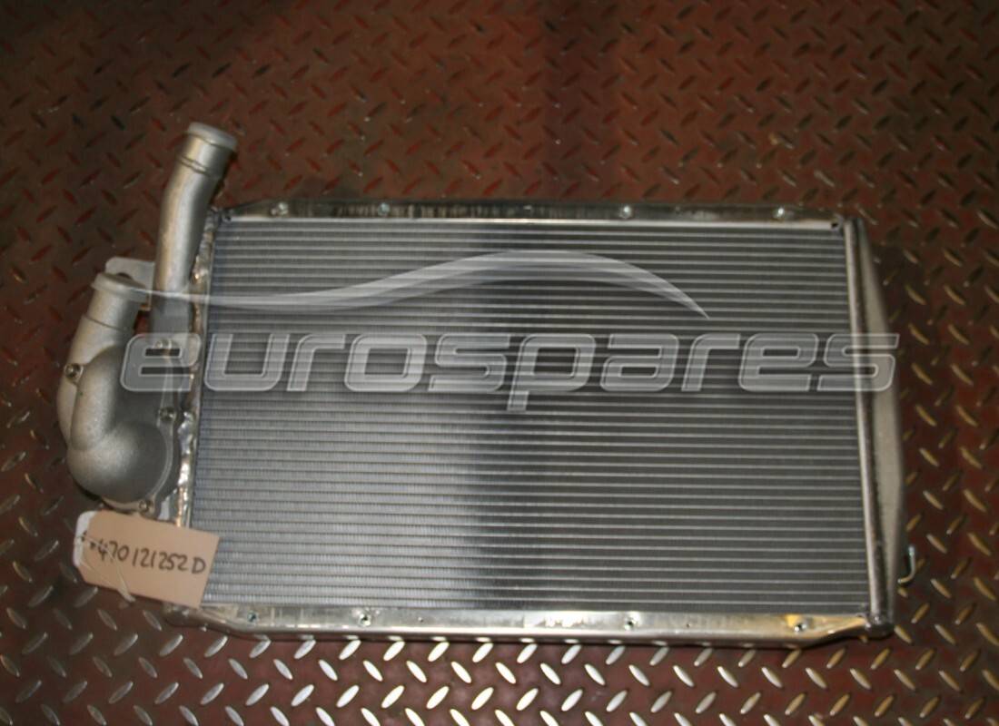 NUOVO Lamborghini RAFFREDDATORE ACQUA . NUMERO PARTE 470121252D (1)