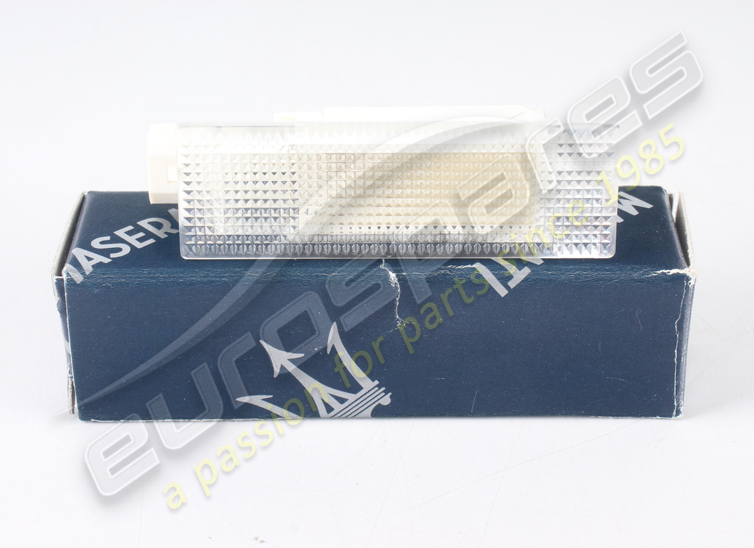 NUOVA LAMPADA MASERATI. NUMERO PARTE 373180119 (1) nuova lampada maserati. numero parte 373180119 (1)