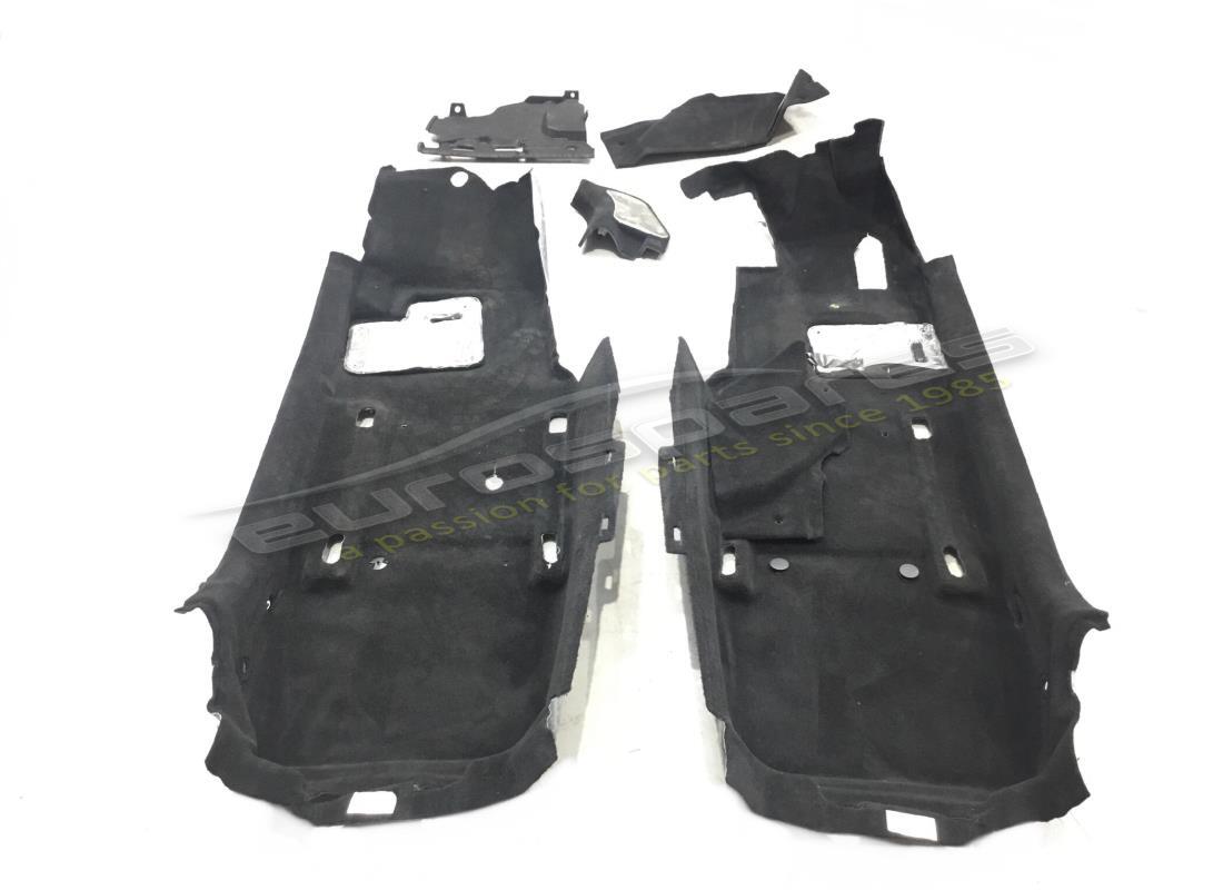 SET TAPPETO PRINCIPALE NERO RHD Maserati USATO. NUMERO PARTE 683804000 (1)