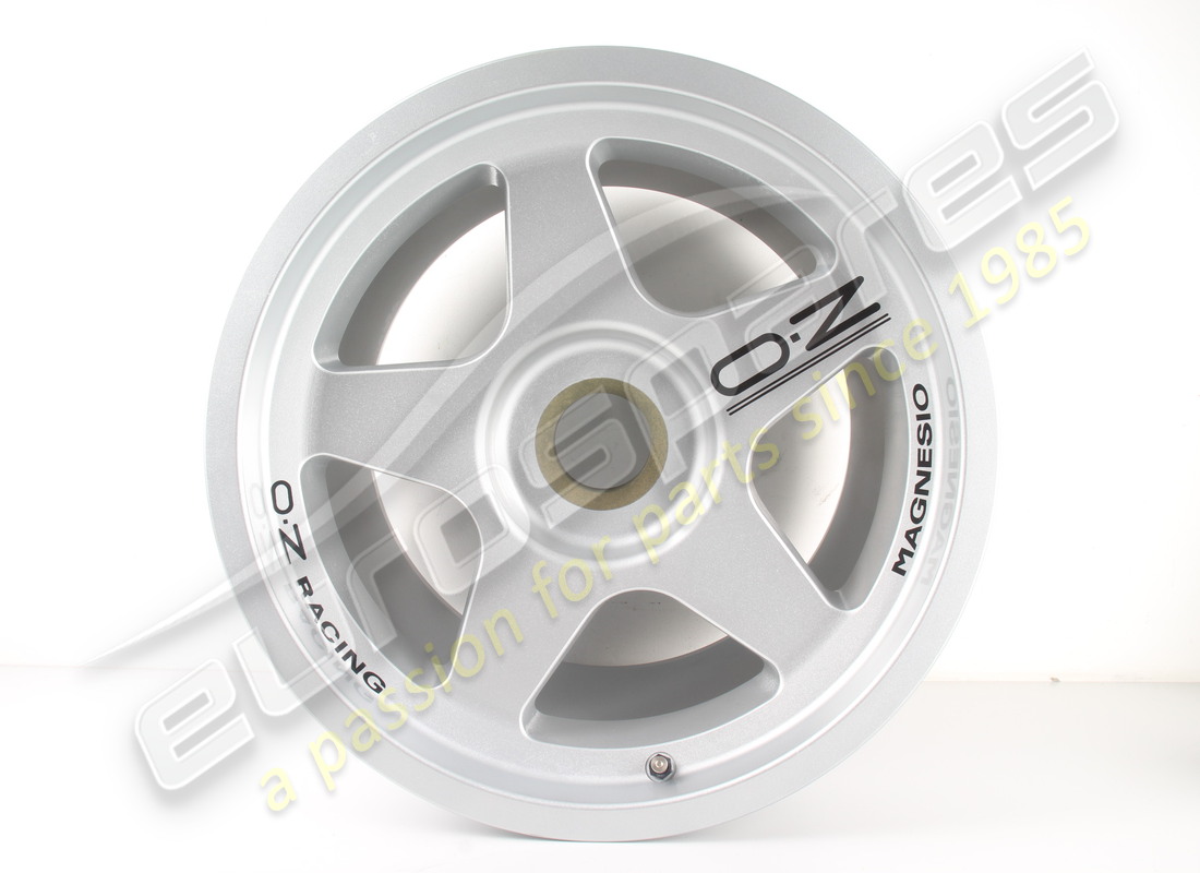 nuova ruota posteriore ferrari - oz racing (13jx17''). numero parte a2128 (1)