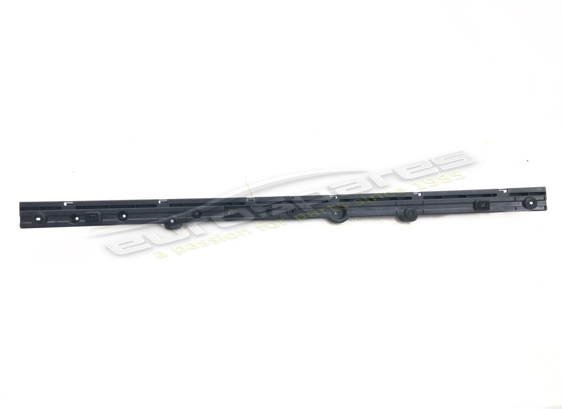 nuovo maserati staffa centrale. codice articolo 670032729 (1)