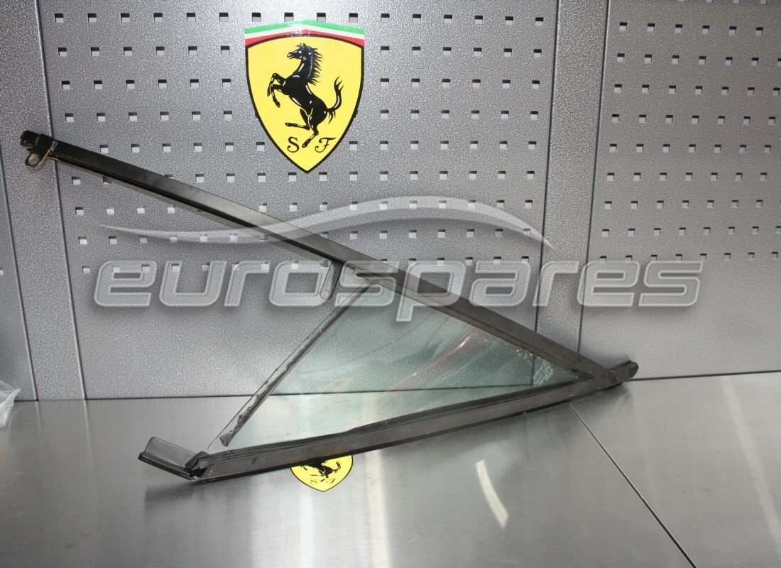 USATO Ferrari CORNICE VETRO PORTA DX GTS . NUMERO PARTE 60292000 (1)