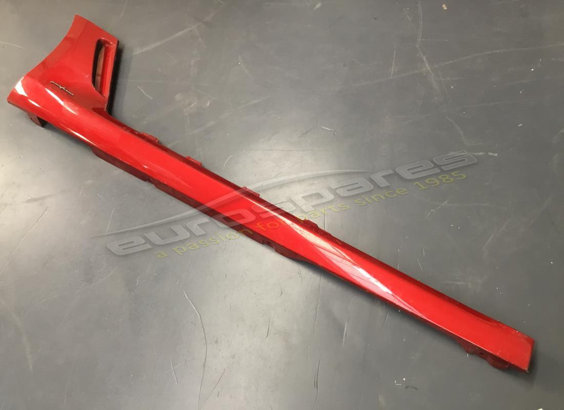 USATO Ferrari RIVESTIMENTO SOGLIA DX . NUMERO PARTE 82643210 (1)