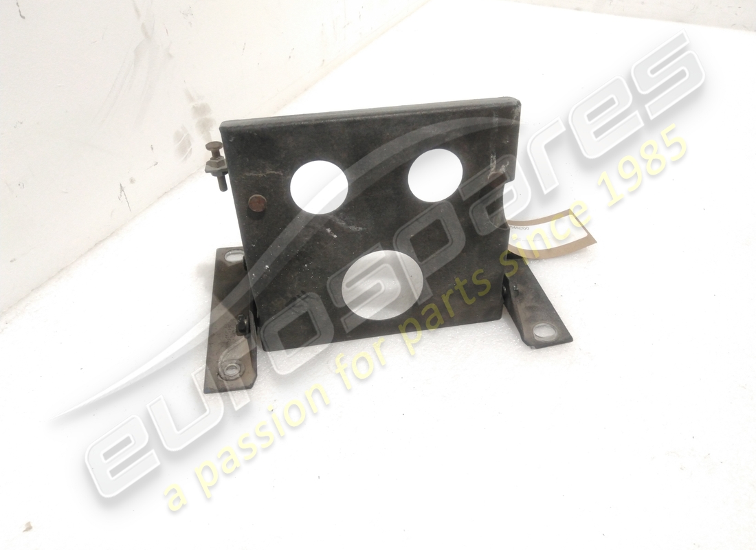 USATO Ferrari STAFFA SUPPORTO MOTORE LAMPADA FRONTALE DESTRA . NUMERO PARTE 60648000 (1)