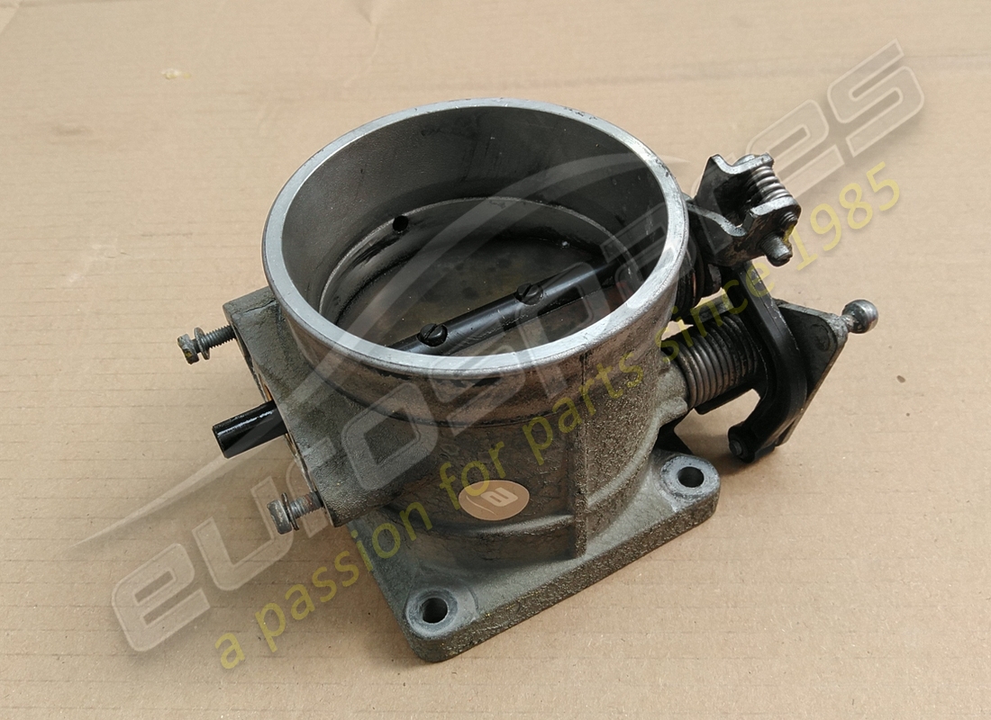 USATO Ferrari CORPO FARFALLATO DX. NUMERO PARTE 148832 (1)
