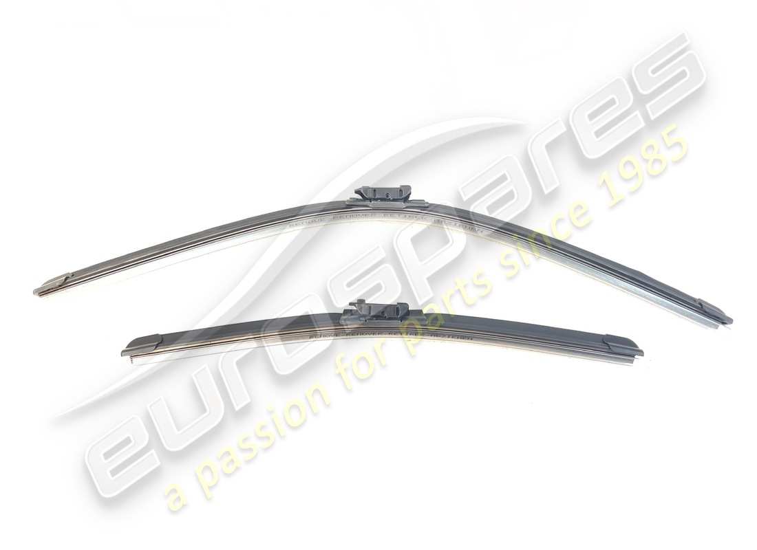 nuovo maserati kit tergicristalli. numero parte 673013658 (1)