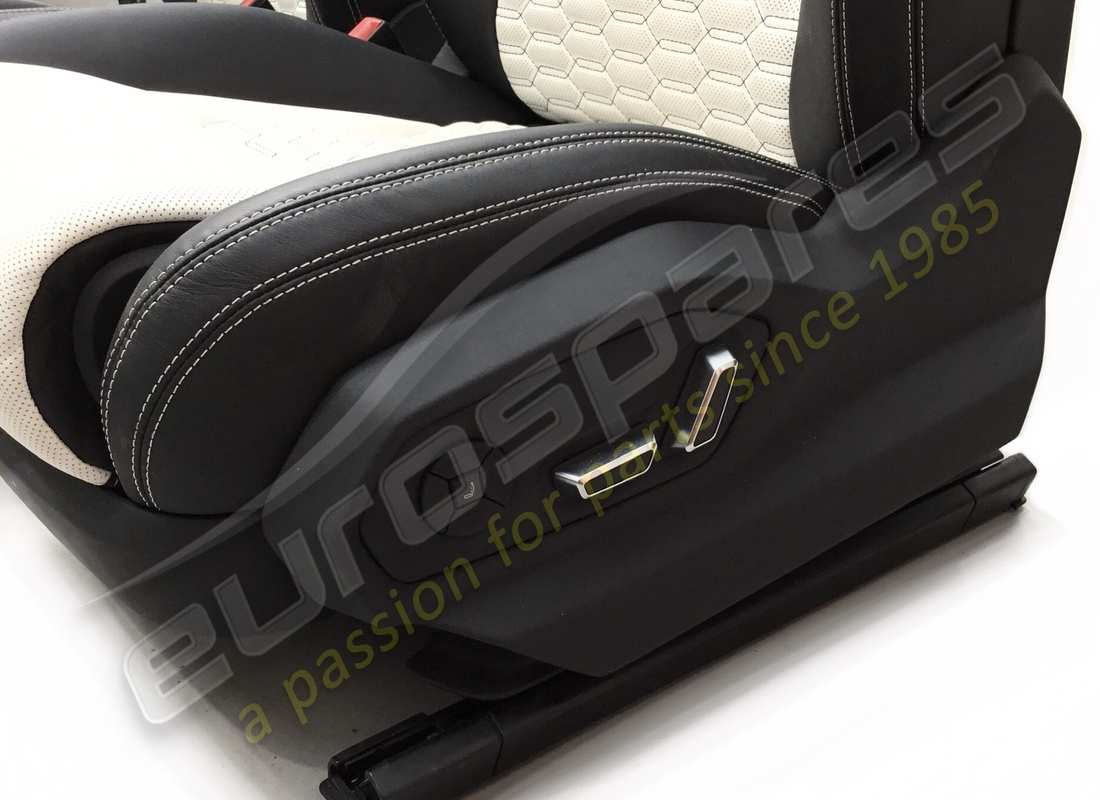 set di sedili completo usato eurospares urus. numero parte eap1227394 (3)