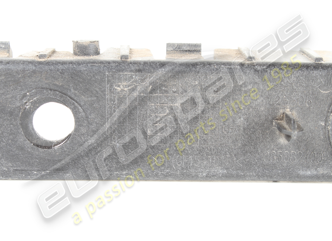USATO Ferrari MONTAGGIO POSTERIORE DESTRO . NUMERO PARTE 85082400 (1)