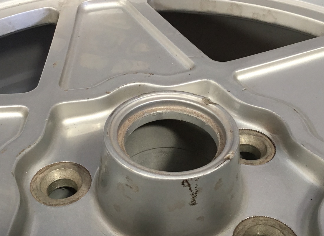 usato ferrari ruota da strada trx 180tr415. numero parte 117180 (5)