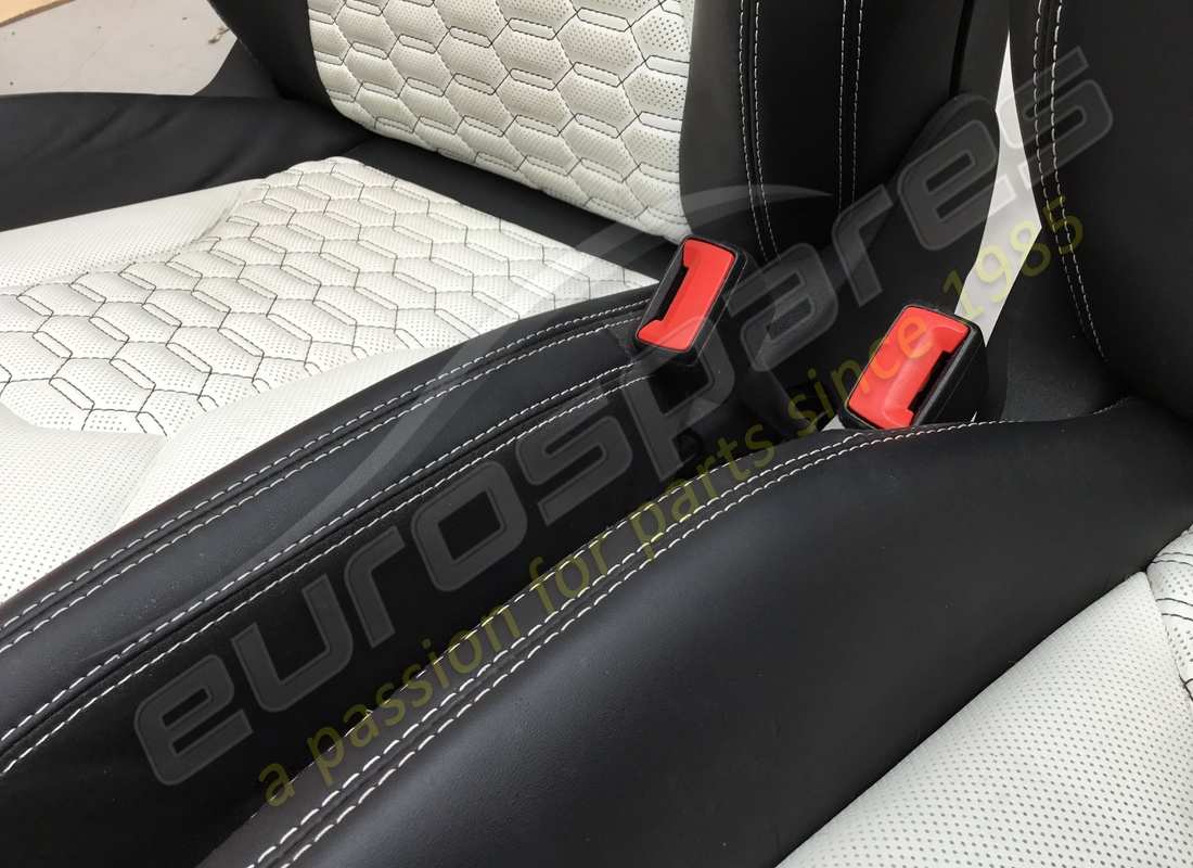 set di sedili completo usato eurospares urus. numero parte eap1227394 (11)