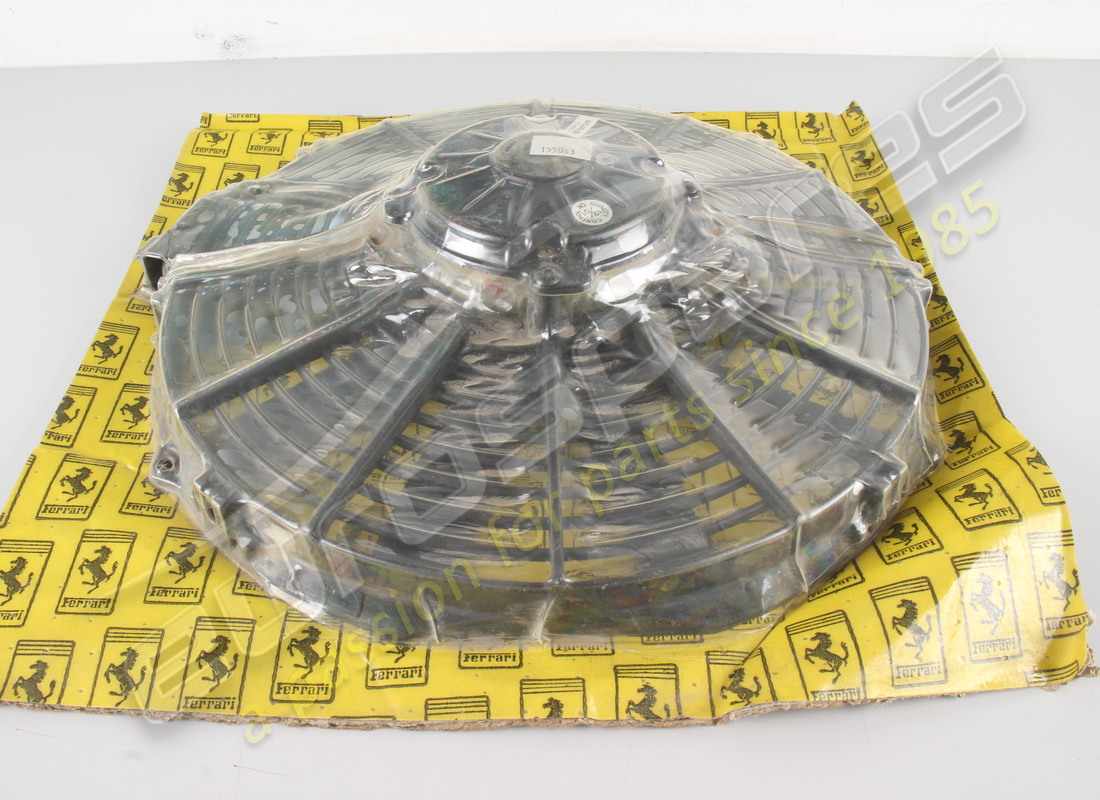 nuovo ferrari set elettroventilatore completo. numero parte 155063 (2)