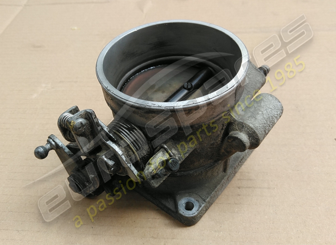 corpo farfallato dx usato ferrari. numero parte 148832 (2)