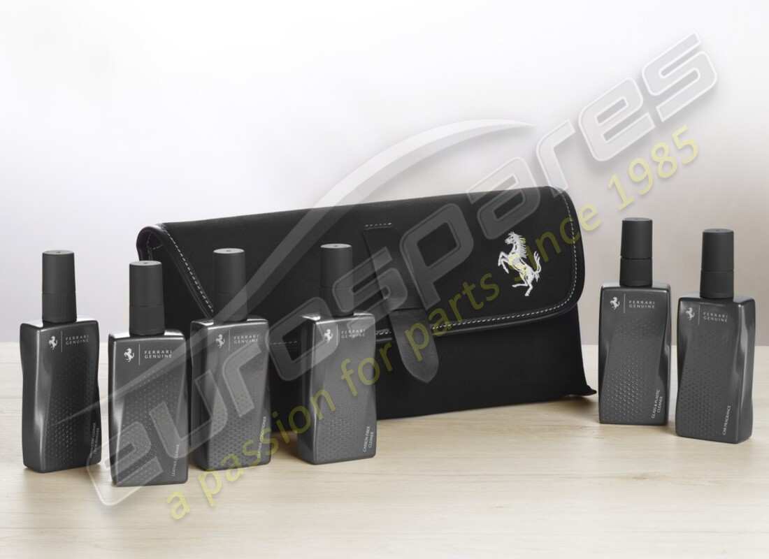nuovo ferrari cura dell'auto kit per la pulizia degli interni. numero parte 70005131 (1)