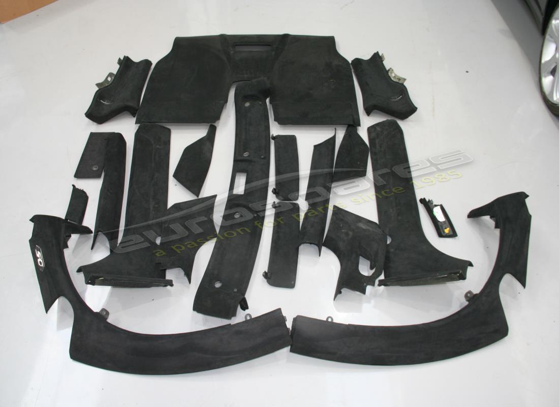 kit rivestimenti interni lamborghini usato in alcantara. numero parte 407872990 (1)