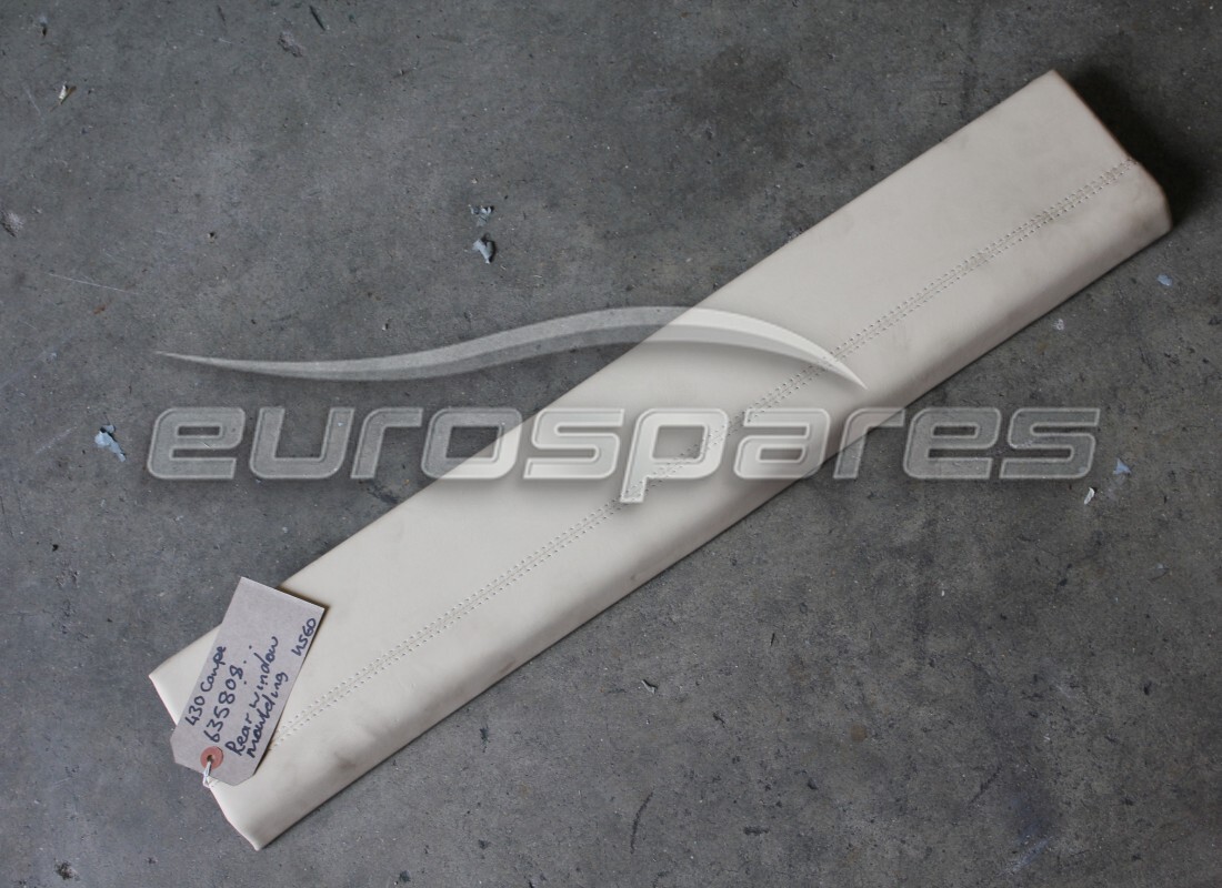 MODANATURA INFERIORE DEL PARABREZZA POSTERIORE Ferrari USATA. NUMERO PARTE 635808.. (1)