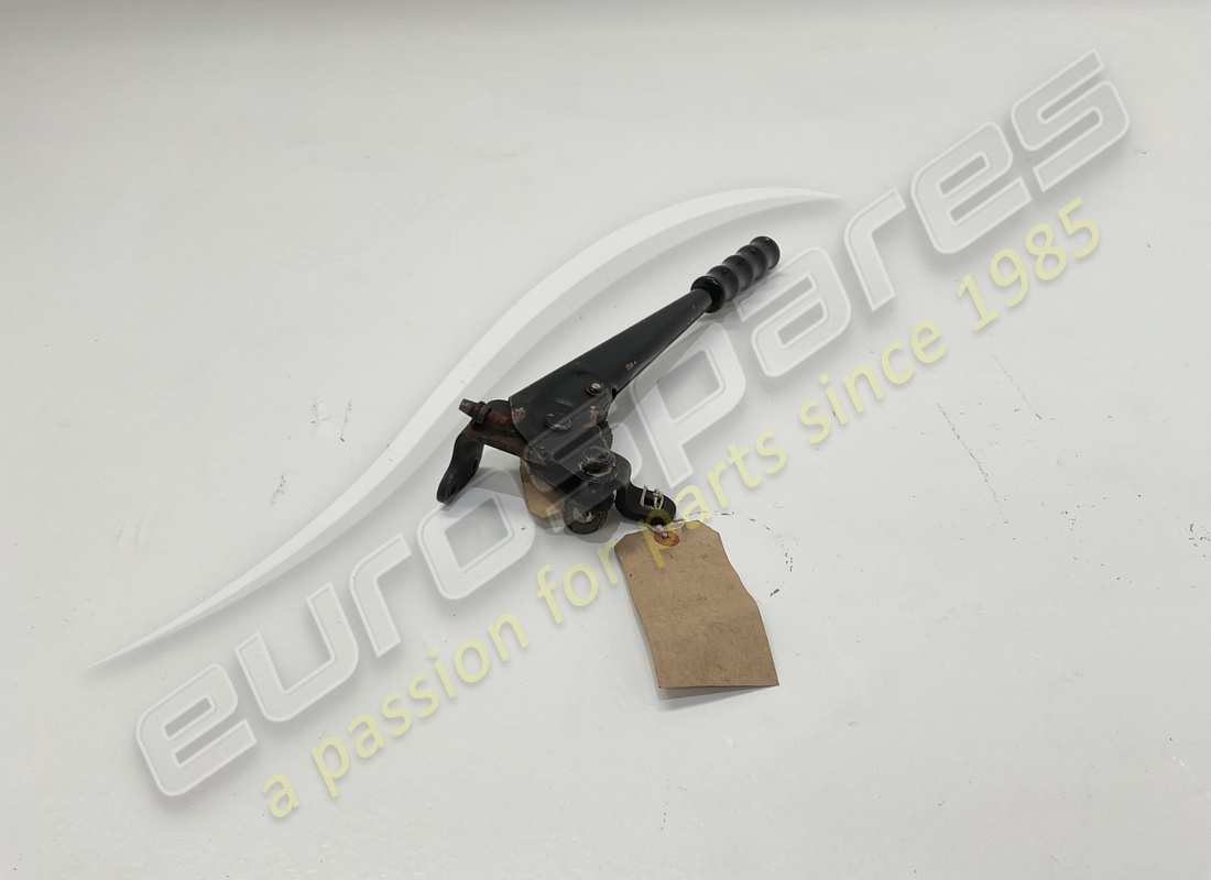 LEVA Maserati USATA . NUMERO PARTE 1011550151082 (1)