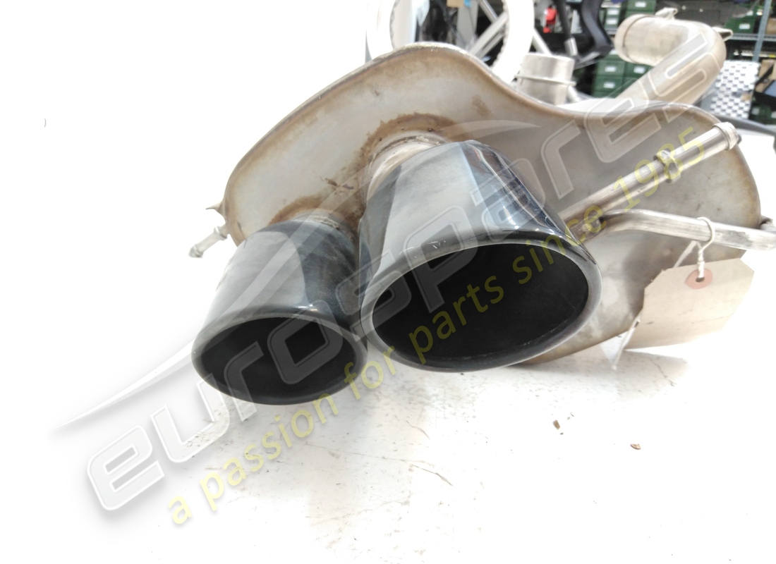 nuovo maserati silenziatore posteriore sx. numero parte 257204 (2)