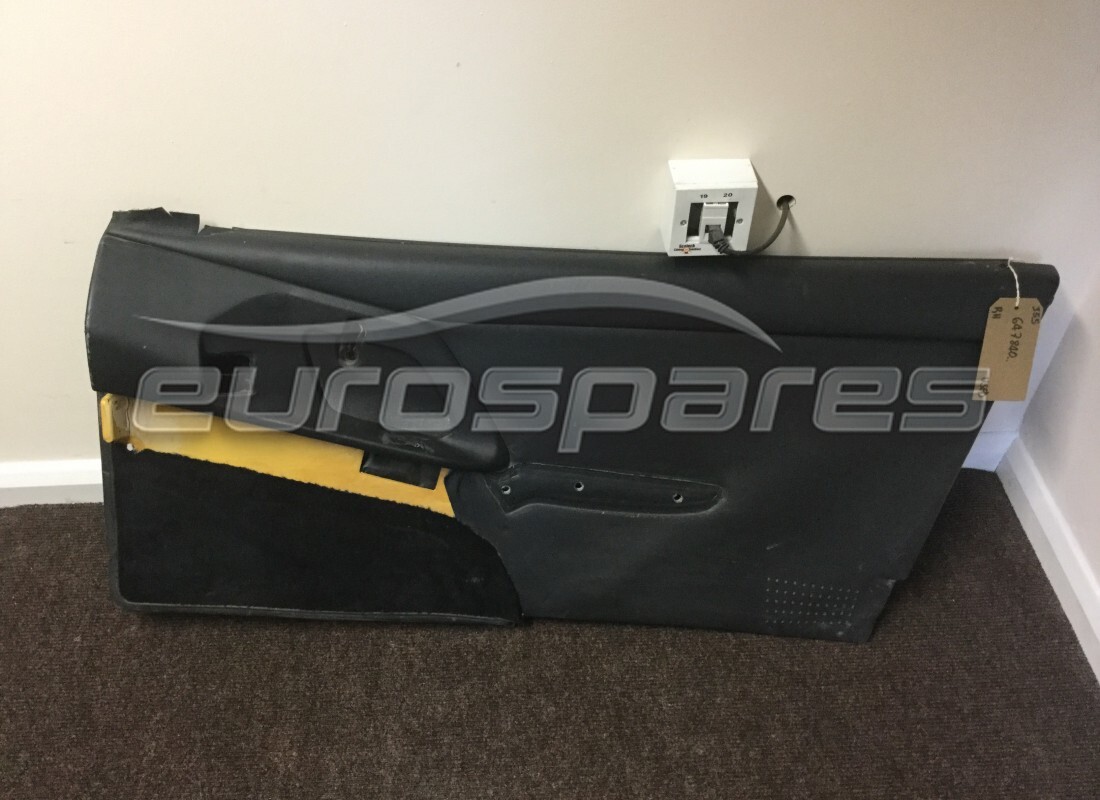 USATO Ferrari KIT COMPLETO RIVESTIMENTO PANNELLO DX . NUMERO PARTE 647840.. (1)