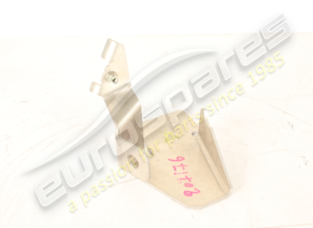 nuova ferrari staffa paraurti dx. numero parte 207176 (1)