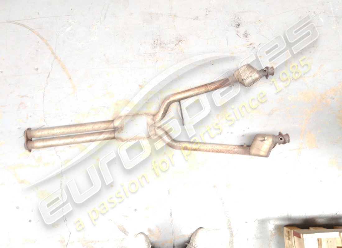 COLLETTORE Maserati USATO CON CONVERTITORE CATALITICO. NUMERO PARTE 389005104 (1)