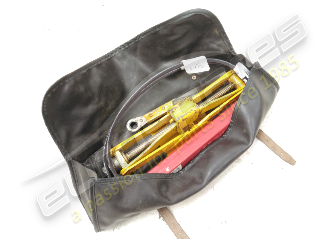 kit jack ferrari usato. numero parte 130423 (2)