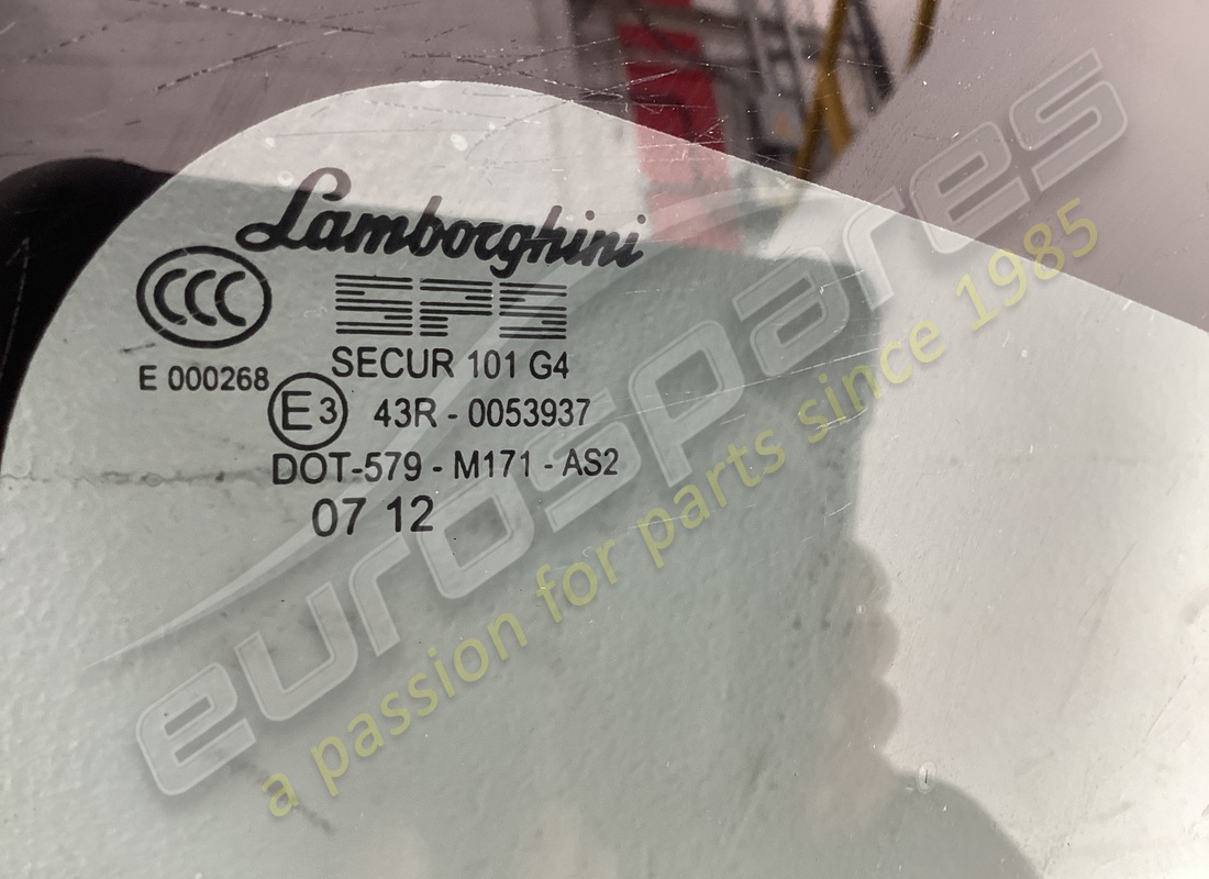 finestrino laterale posteriore lamborghini usato. numero parte 418845299 (2)