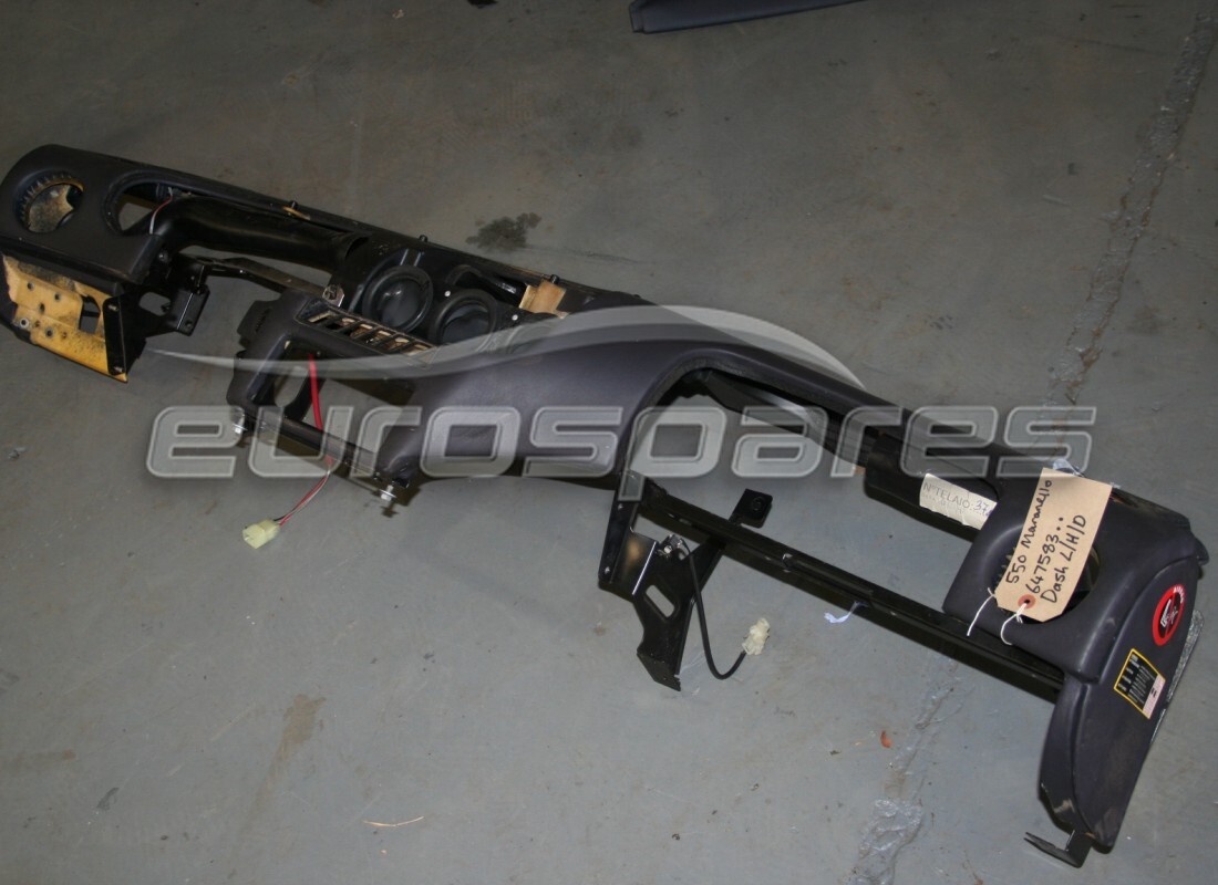 CRUSCOTTO COPERTO Ferrari USATO CON STRUMENTI . NUMERO PARTE 647583.. (1)