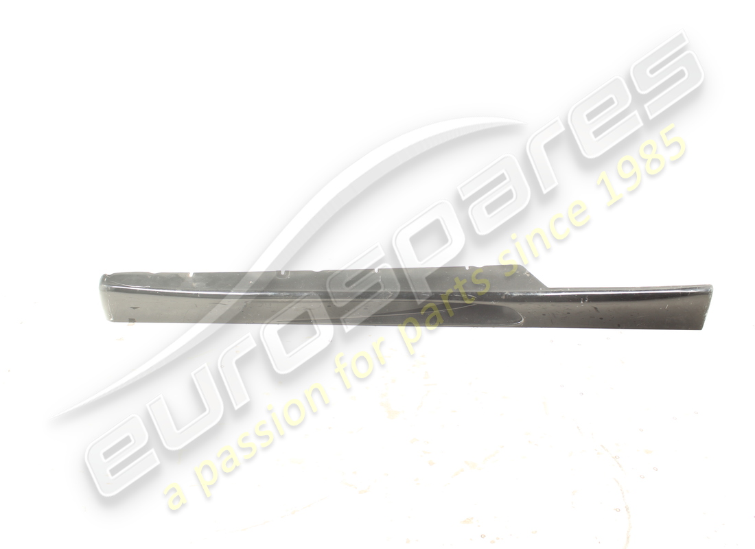 RIVESTIMENTO Ferrari USATO PER MEMBRO LATERALE DESTRO . NUMERO PARTE 64101110 (1)