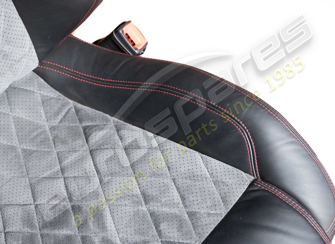 interni completi usati ferrari (rhd). numero parte 838420000 (3)