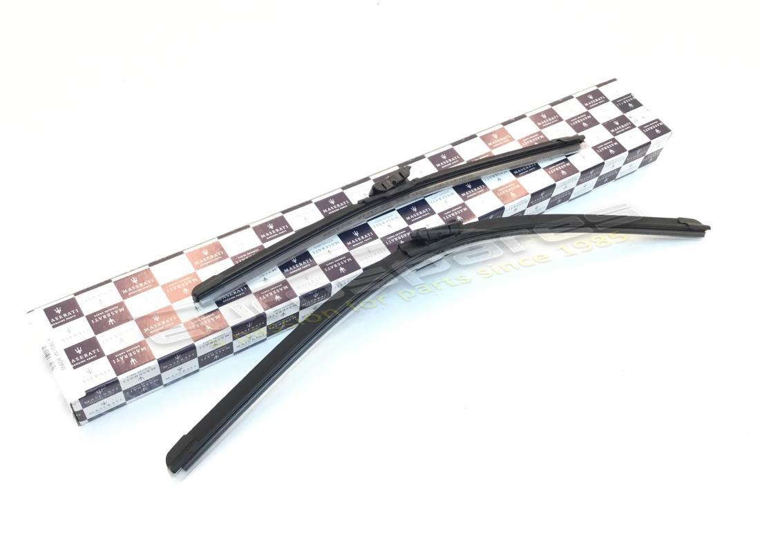 nuovo maserati set tergicristallo lhd. numero parte 673008176 (1)